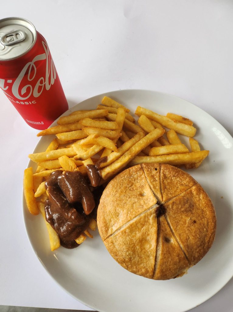 MEAT PIE CHIPS AND GRAVY + 375ML CAN OF DRINK OR COFFEE Syd's Pies